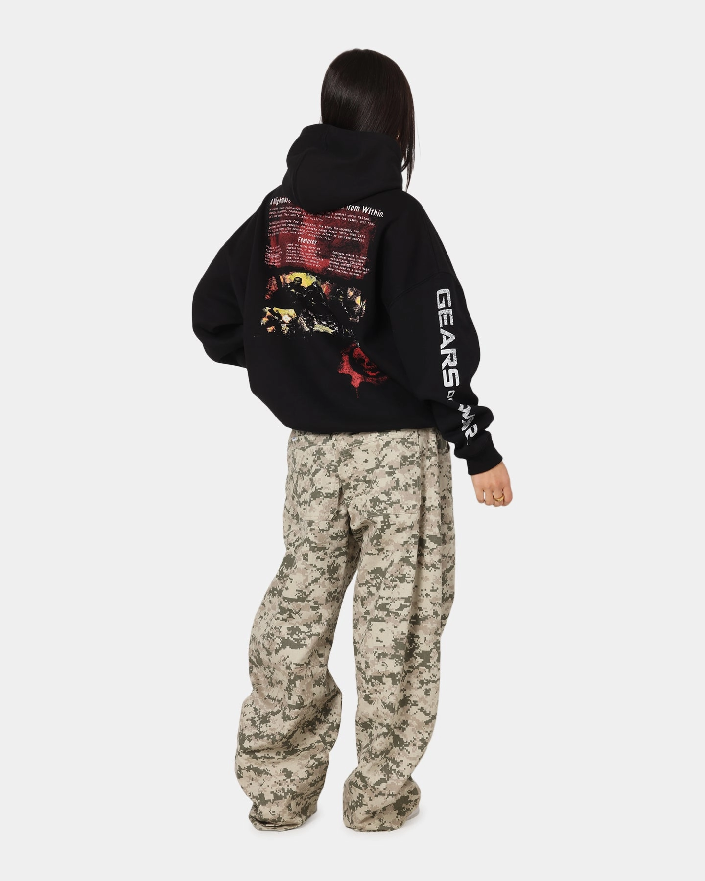 Slim Fit Design 73 Studio X Gears Of War '08 Gears 2 Disc Premium Hoodie Black