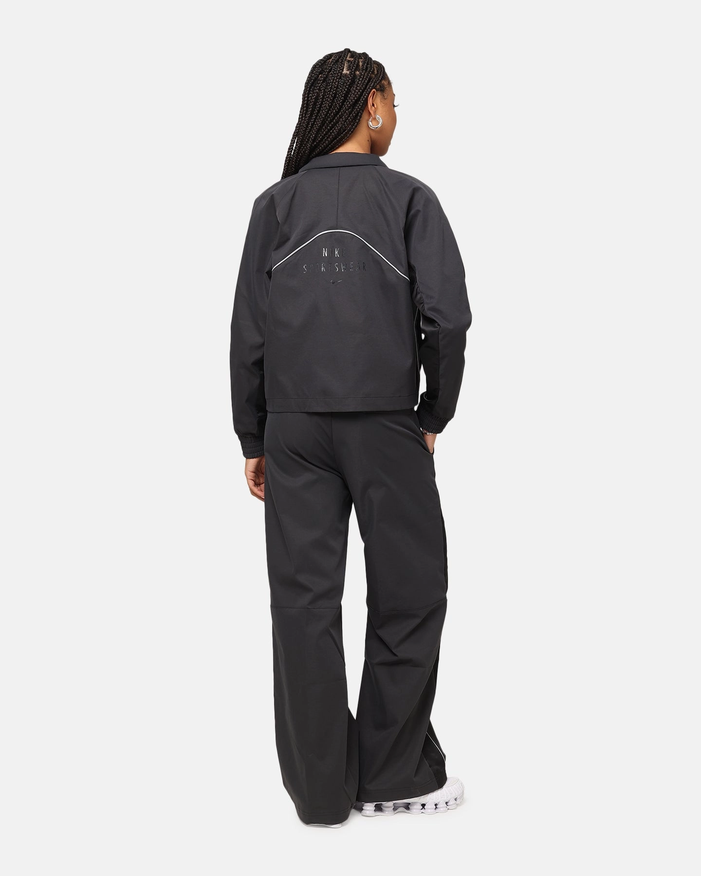 Garment Dyed Finish Button Down Collar Nike Women's Sportswear Woven Full Zip Jacket Black/Black