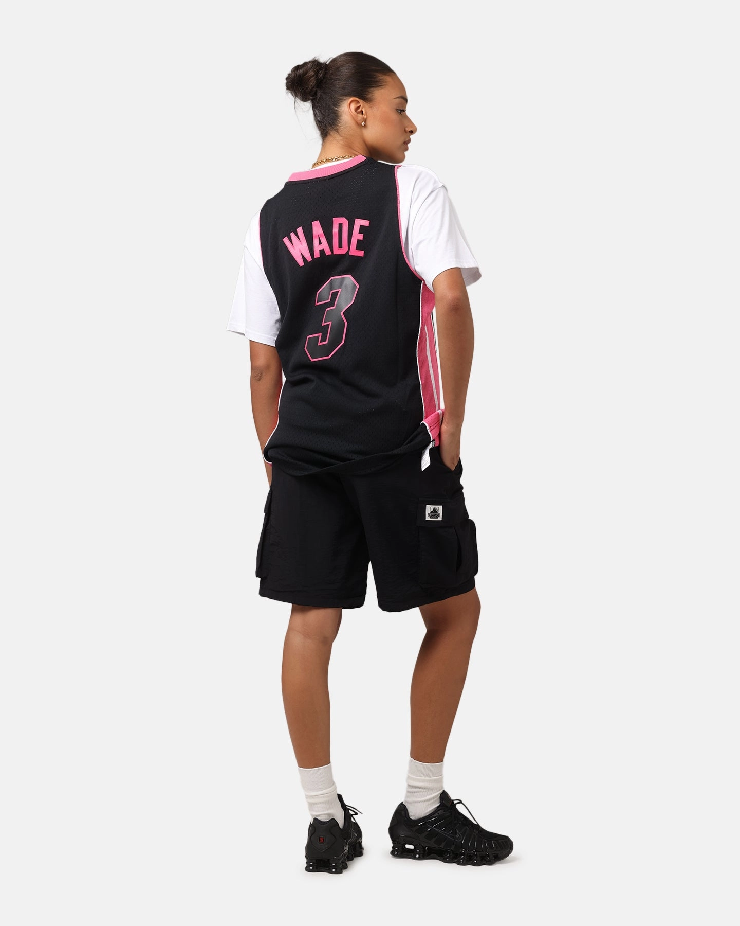 AntiStaticFinish Mitchell & Ness Miami Heat Dwyane Wade 'Volt' 2005 Swing Jersey Black/Pink