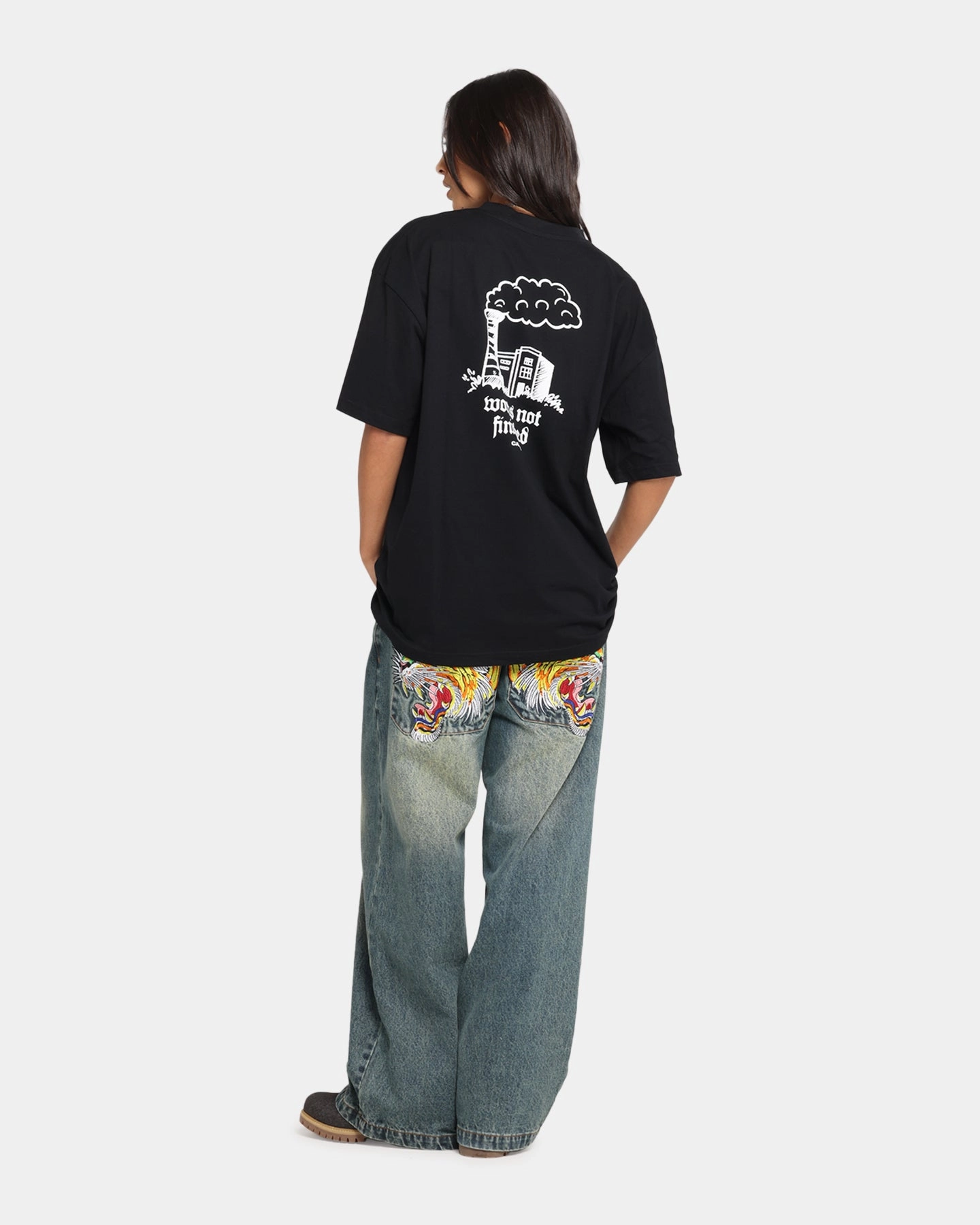 Comfortable Look Carre Not Finished T-Shirt Black