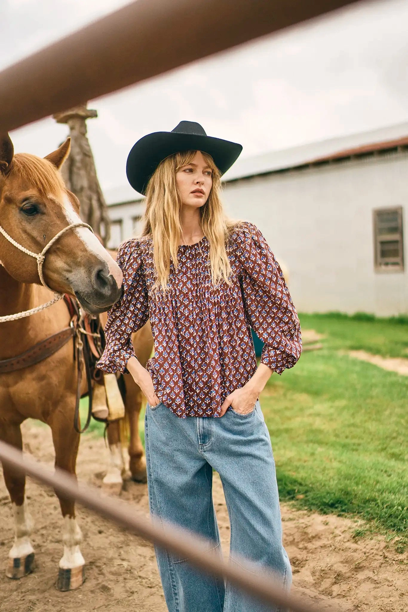 Daphne Top Layered Panel Design