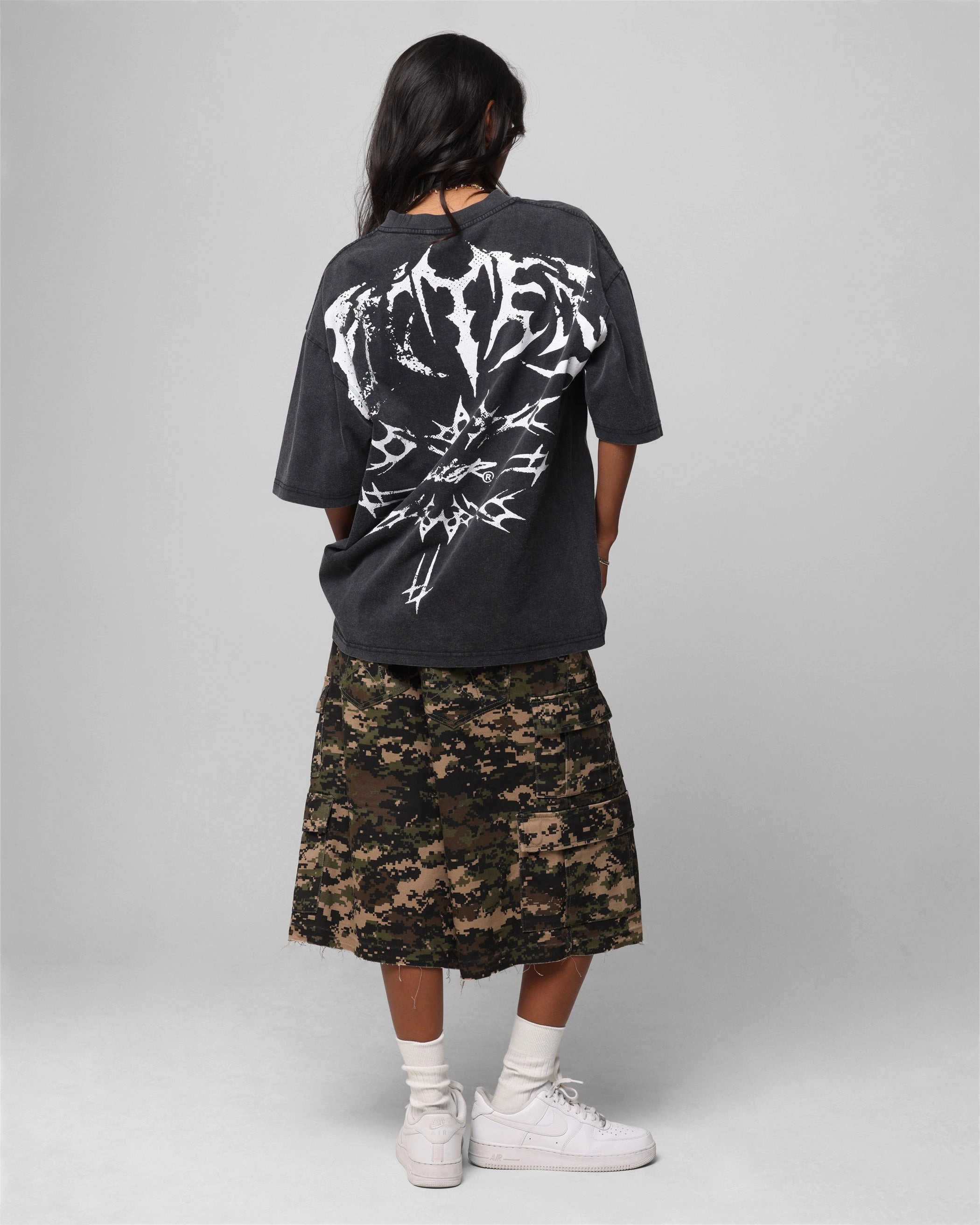 Loiter Metal Stacked Vintage T-Shirt Vintage Black Seamless construction