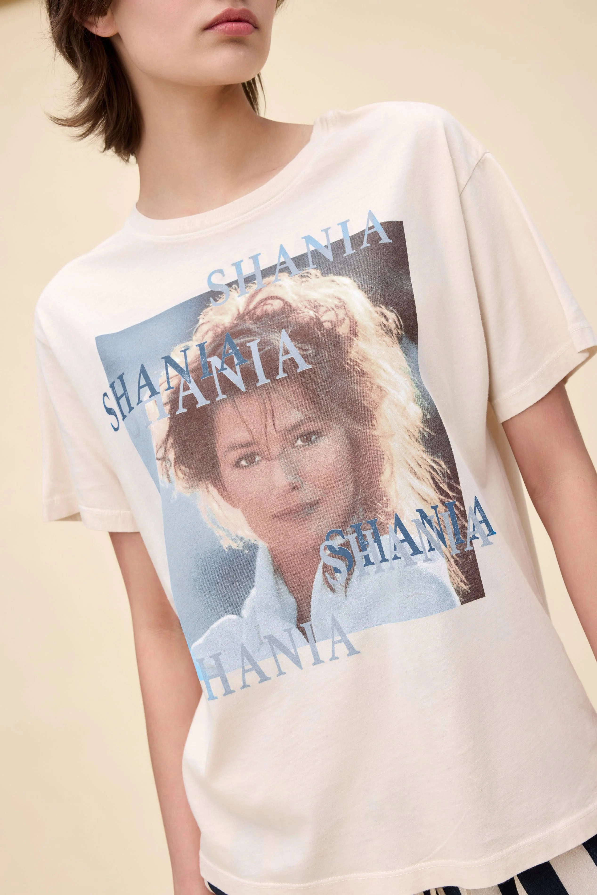 Shania Twain Boyfriend Tee Grid Back Panel Multi Pocket Functional Design