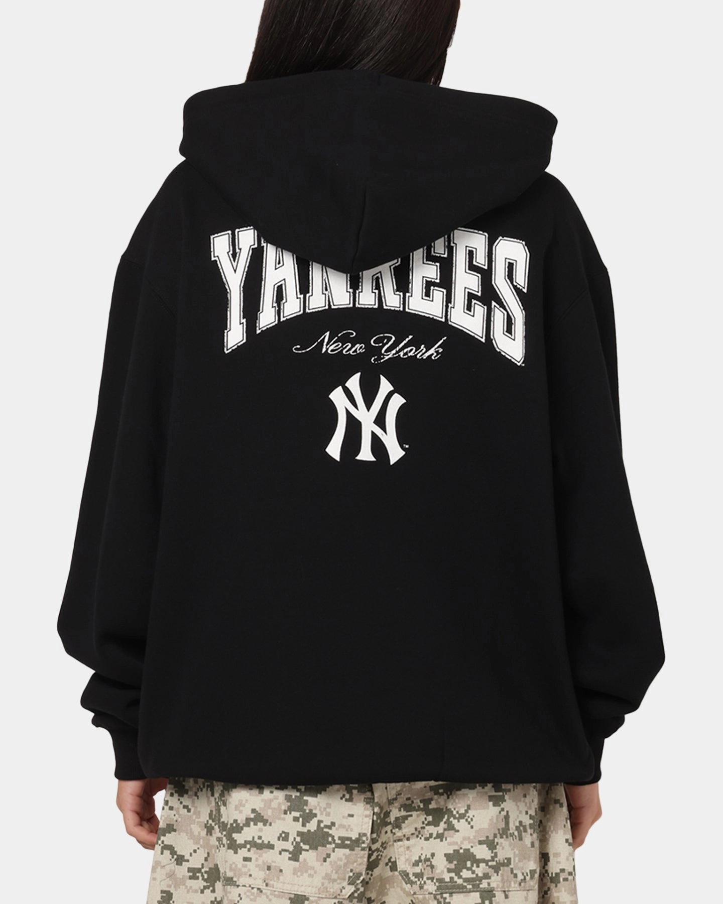 Majestic Athletic New York Yankees Champs Serial Mono Hoodie Black FlatlockStitching Elegant Look