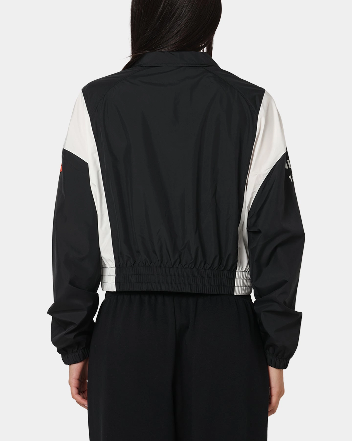 Contoured Armhole Design Nike Women's Sportswear Classic Woven Lightweight 1/4-Zip Jacket Black/Black/Sail
