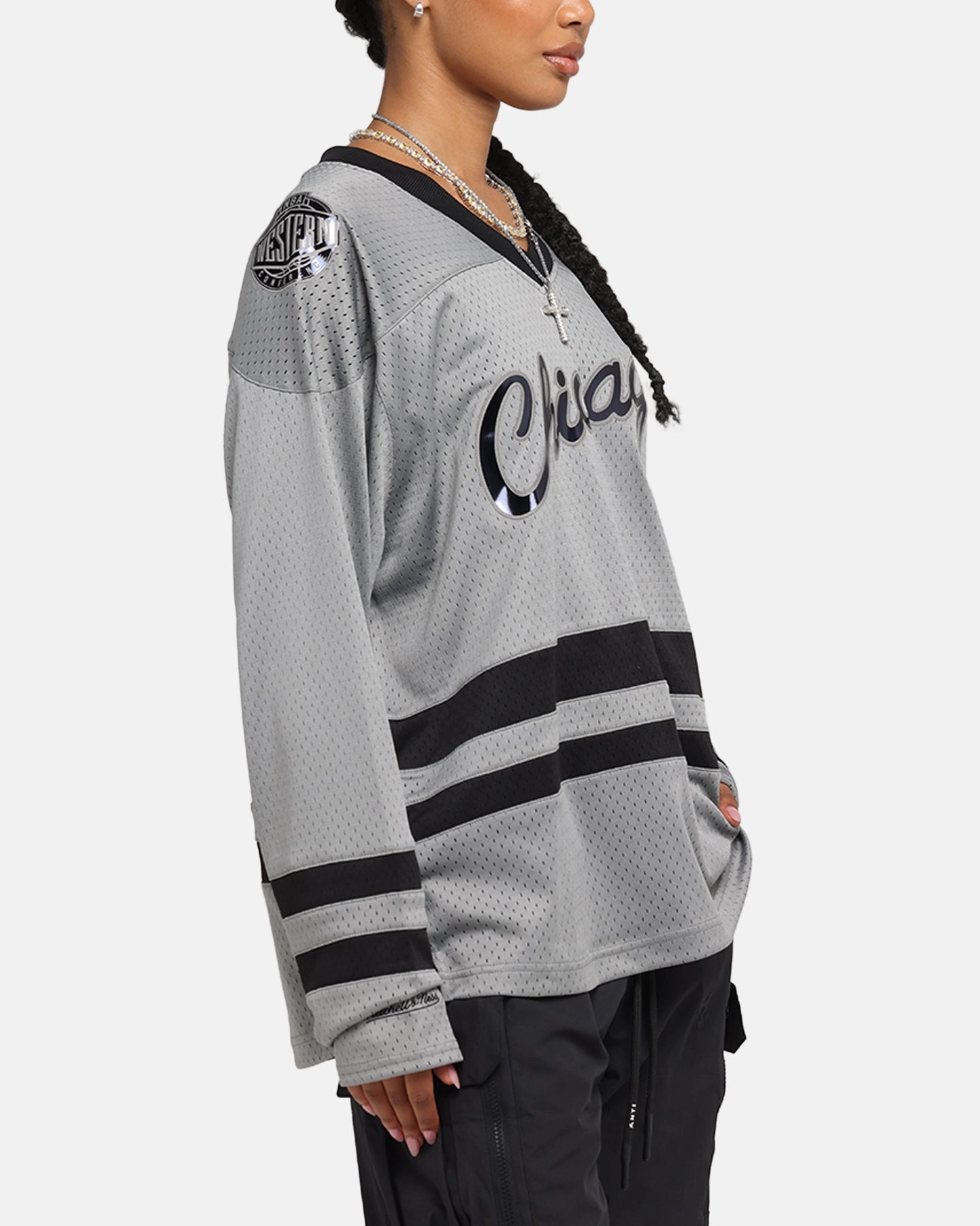FlexibleNeckline Mitchell & Ness Chicago Bulls Chrome Jersey Gunmetal Grey