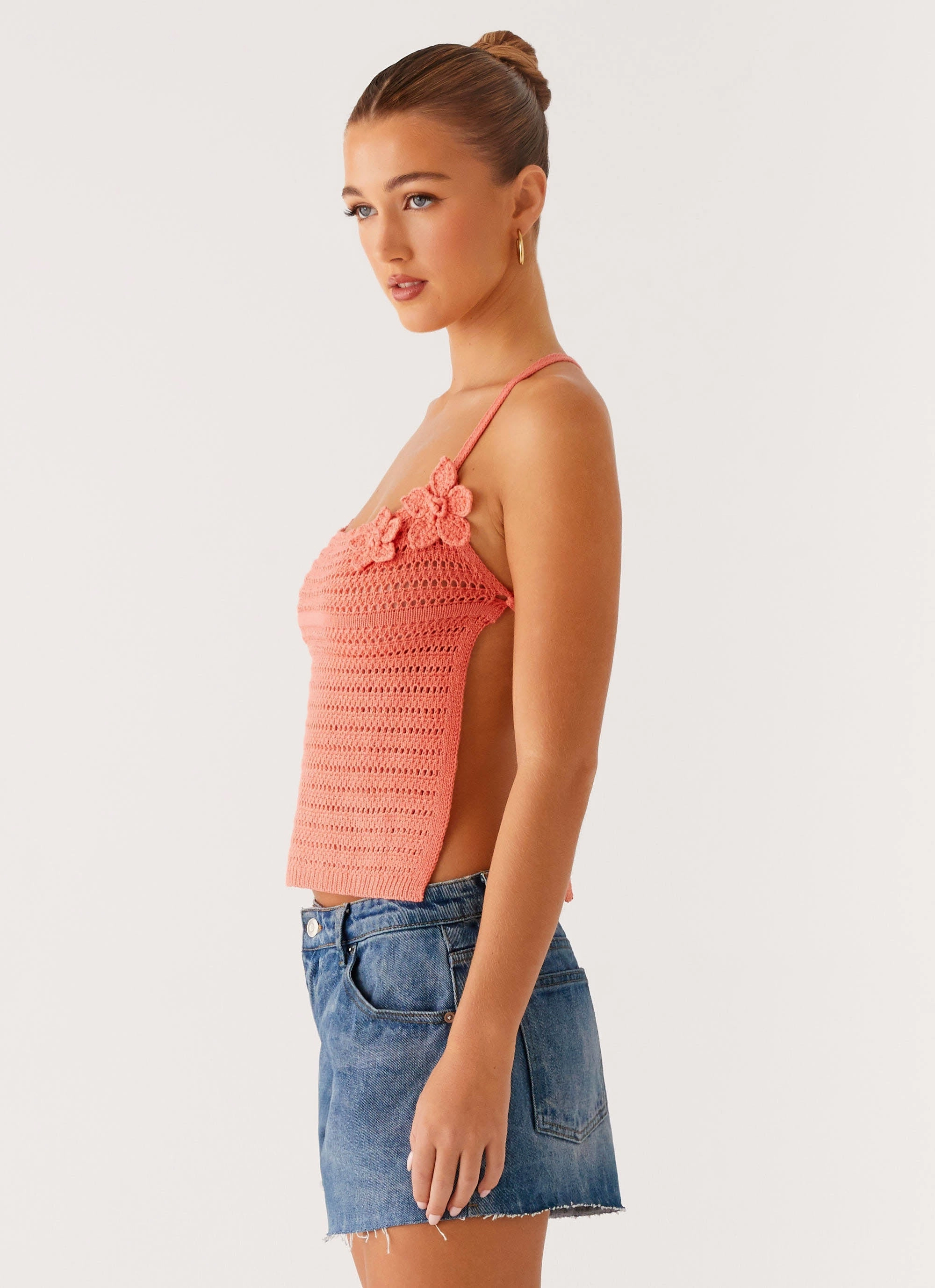 BreathableMesh Durable Chainstitch Kia Cross Back Top - Coral