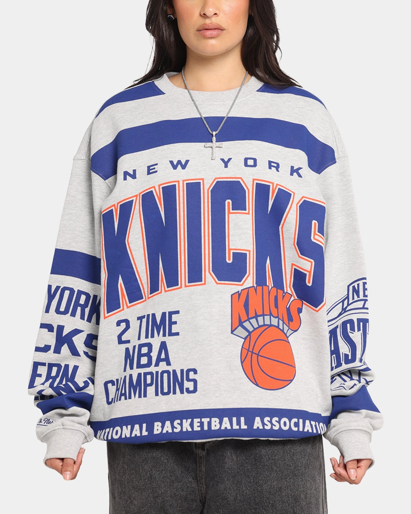 ReinforcedShoulders Mitchell & Ness New York Knicks Letterform Crewneck Grey Marle/Official Team Color