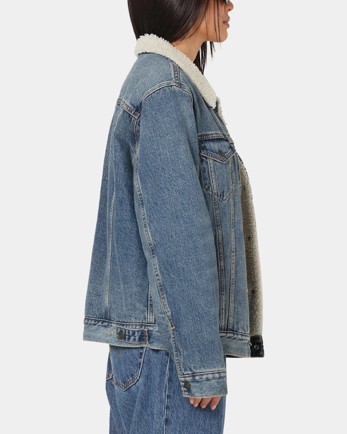 Multi Pocket Functional Design Moisture Wicking Material Levi Strauss And Co Relaxed Fit Sherpa Trucker Jacket Blue