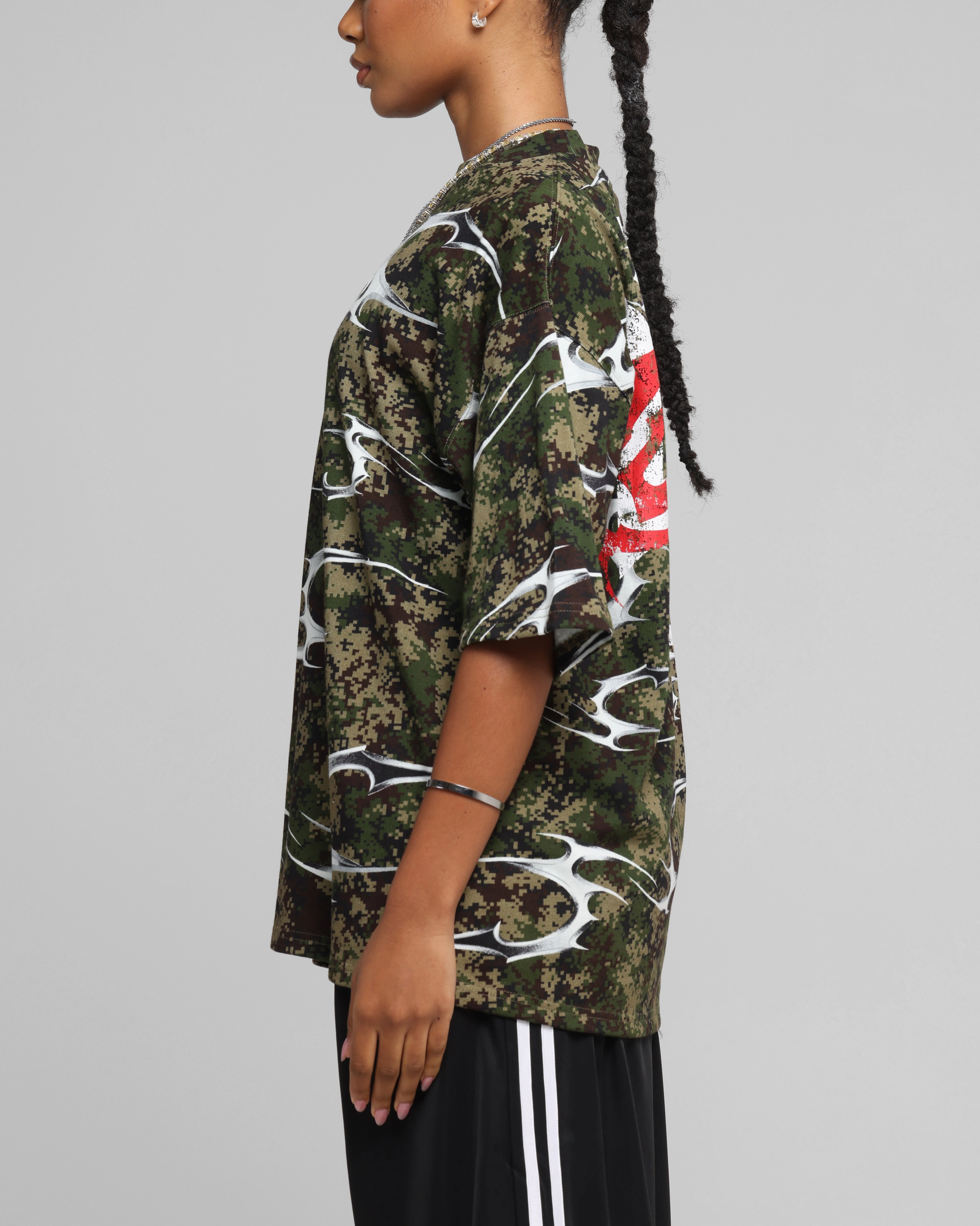 Loiter Malitia T-Shirt Camo Curved Hem MultiFunctional Pocket Placement