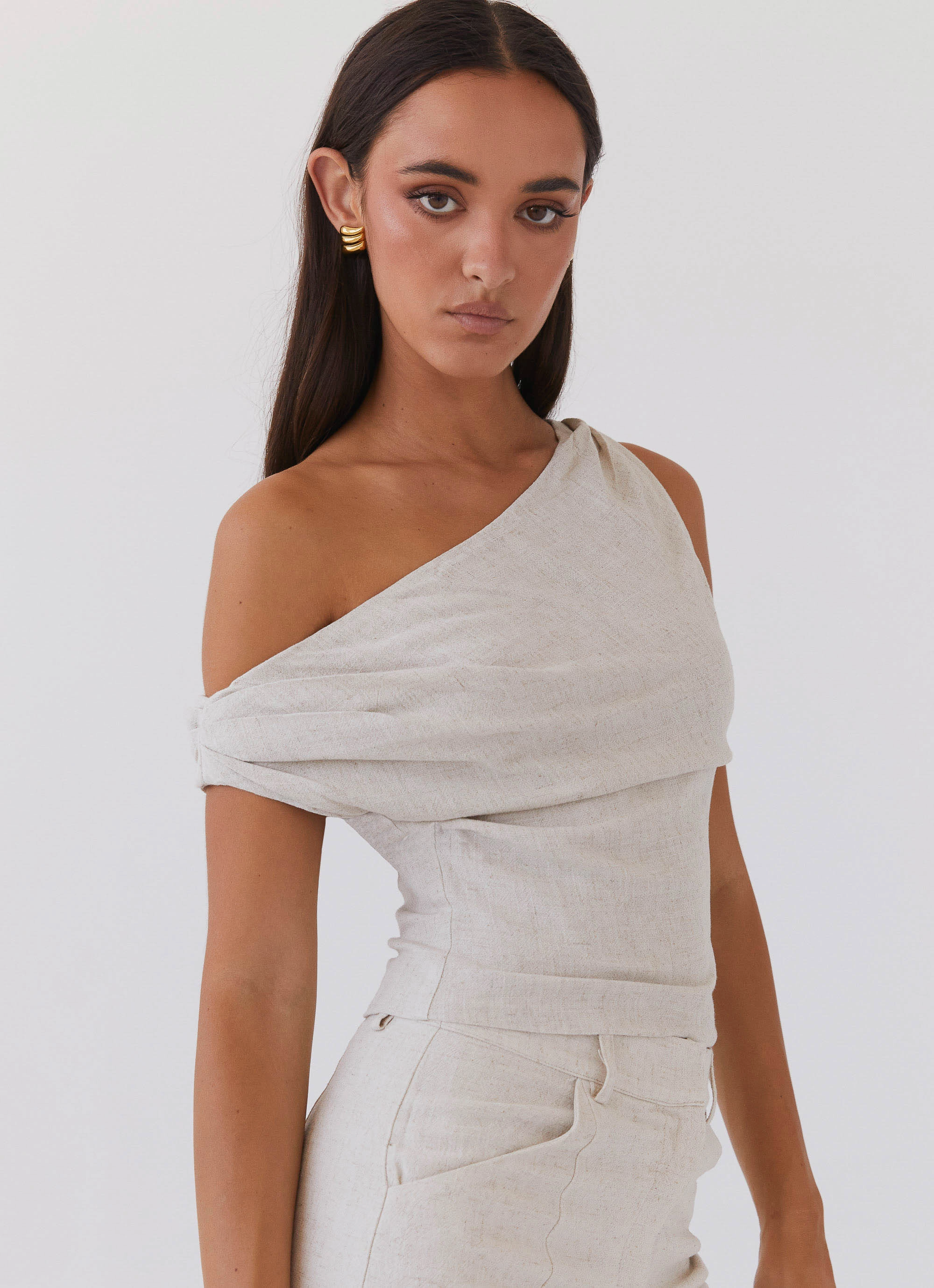 VersatileLayering Marissa Linen One Shoulder Top - Oatmeal