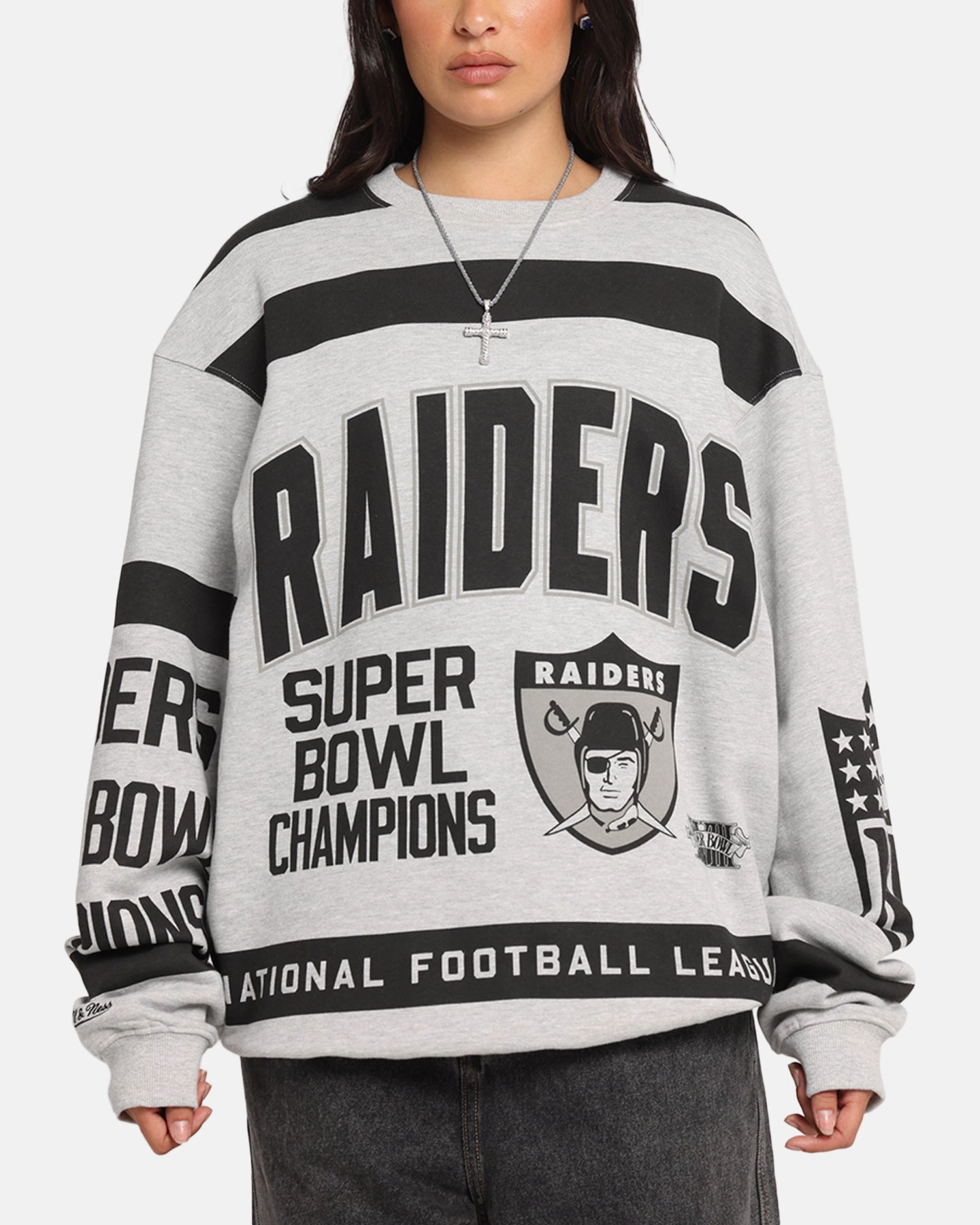 Durable Fiber Blend AdjustableHem Mitchell & Ness Las Vegas Raiders Letterform Crewneck Grey Marle/Official Team Color