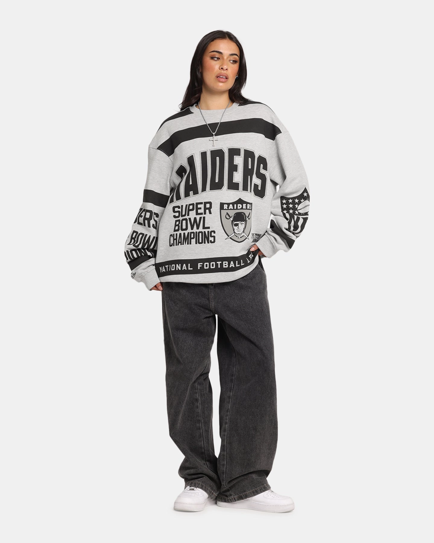 BoxyCrop Mitchell & Ness Las Vegas Raiders Letterform Crewneck Grey Marle/Official Team Color