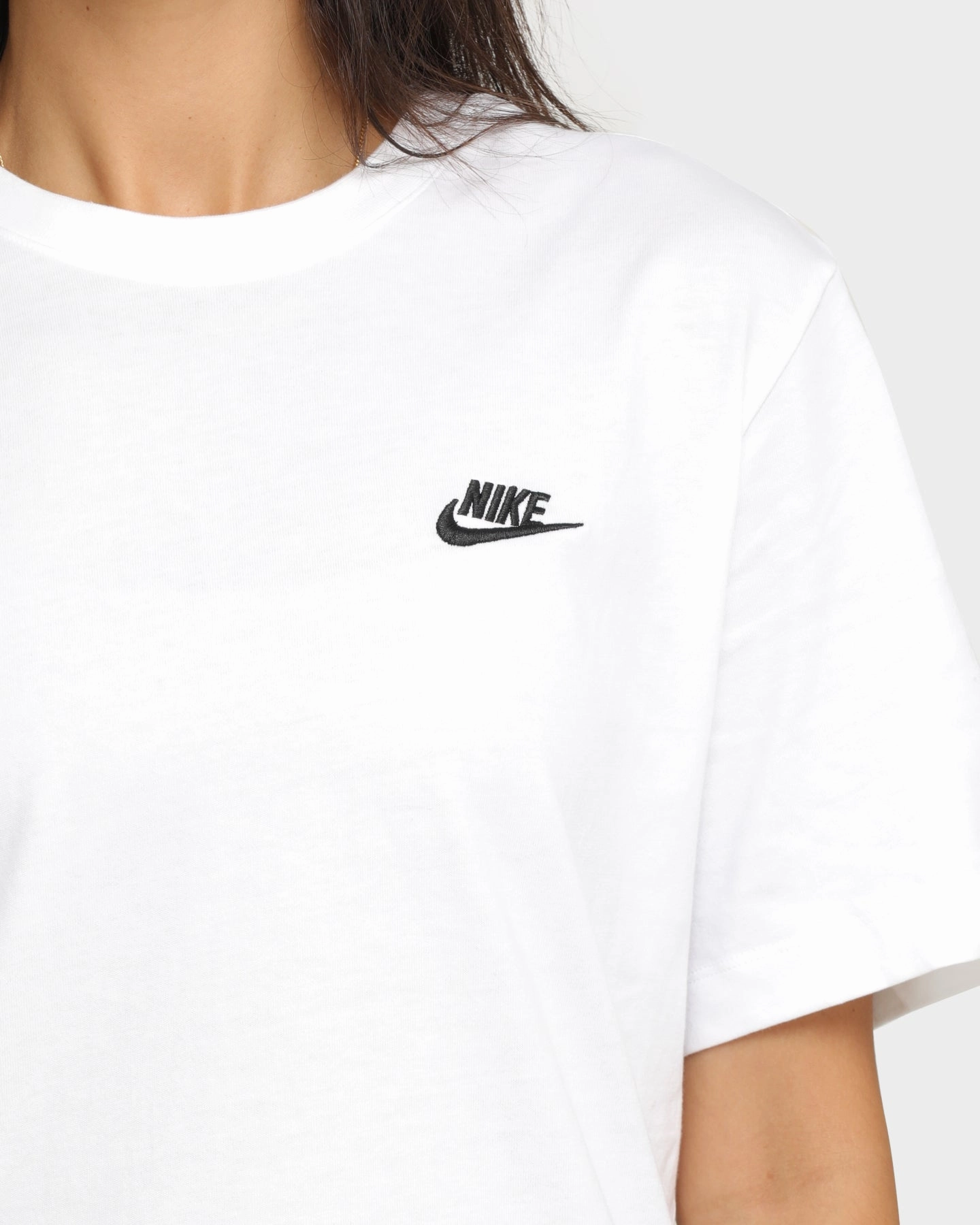 QuickDryTechnology HypoallergenicFabric Nike Men's Nike Sportswear Club Short Sleeve T-Shirt White/Black