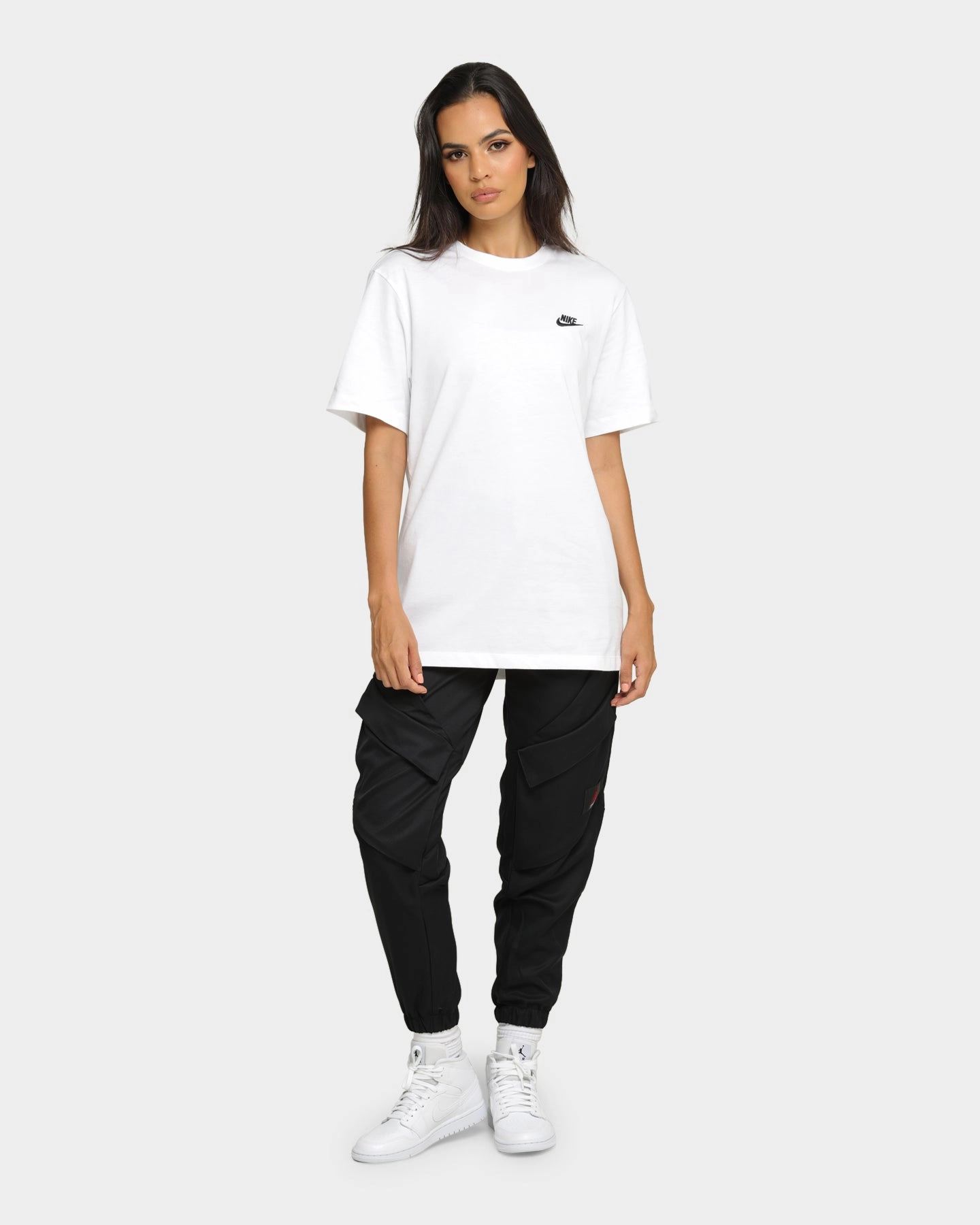 LayeredCollar SustainableBlend Nike Men's Nike Sportswear Club Short Sleeve T-Shirt White/Black