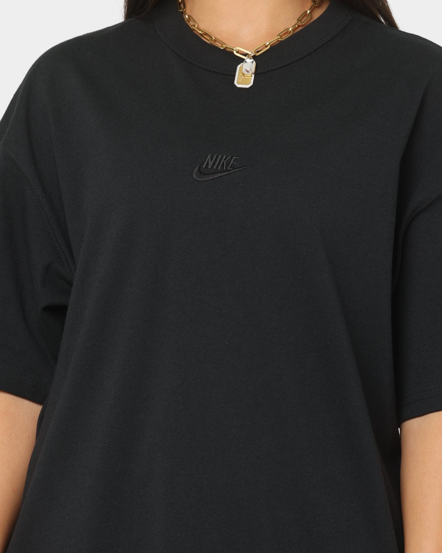 Nike Sportswear Premium Essentials T-Shirt Black/Black Microfiber Technology Ergonomic Shoulder Cut