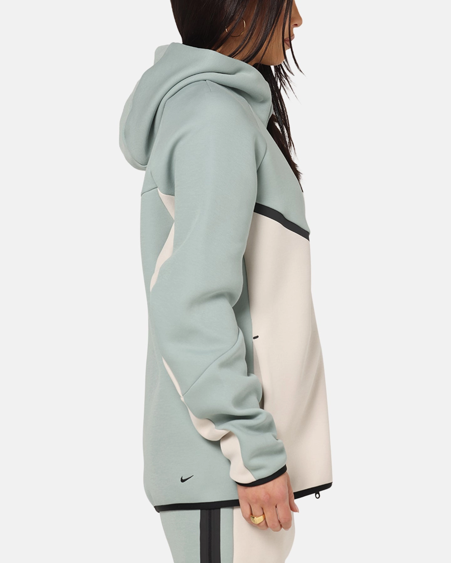 CarbonNeutral Production Drop Shoulder Silhouette Nike Sportswear Tech Fleece Windrunner Jacket Dusty Sage