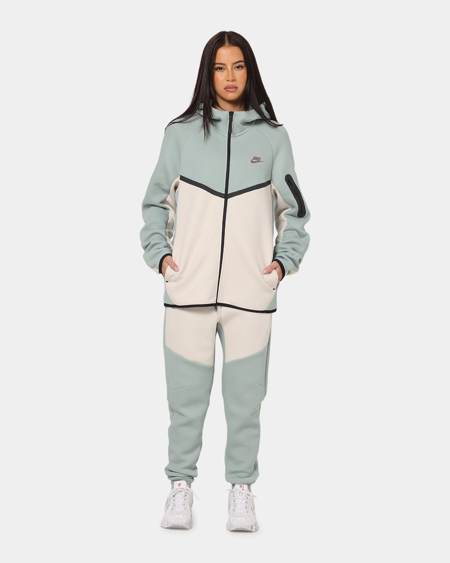 Nike Sportswear Tech Fleece Windrunner Jacket Dusty Sage Reflective Trims