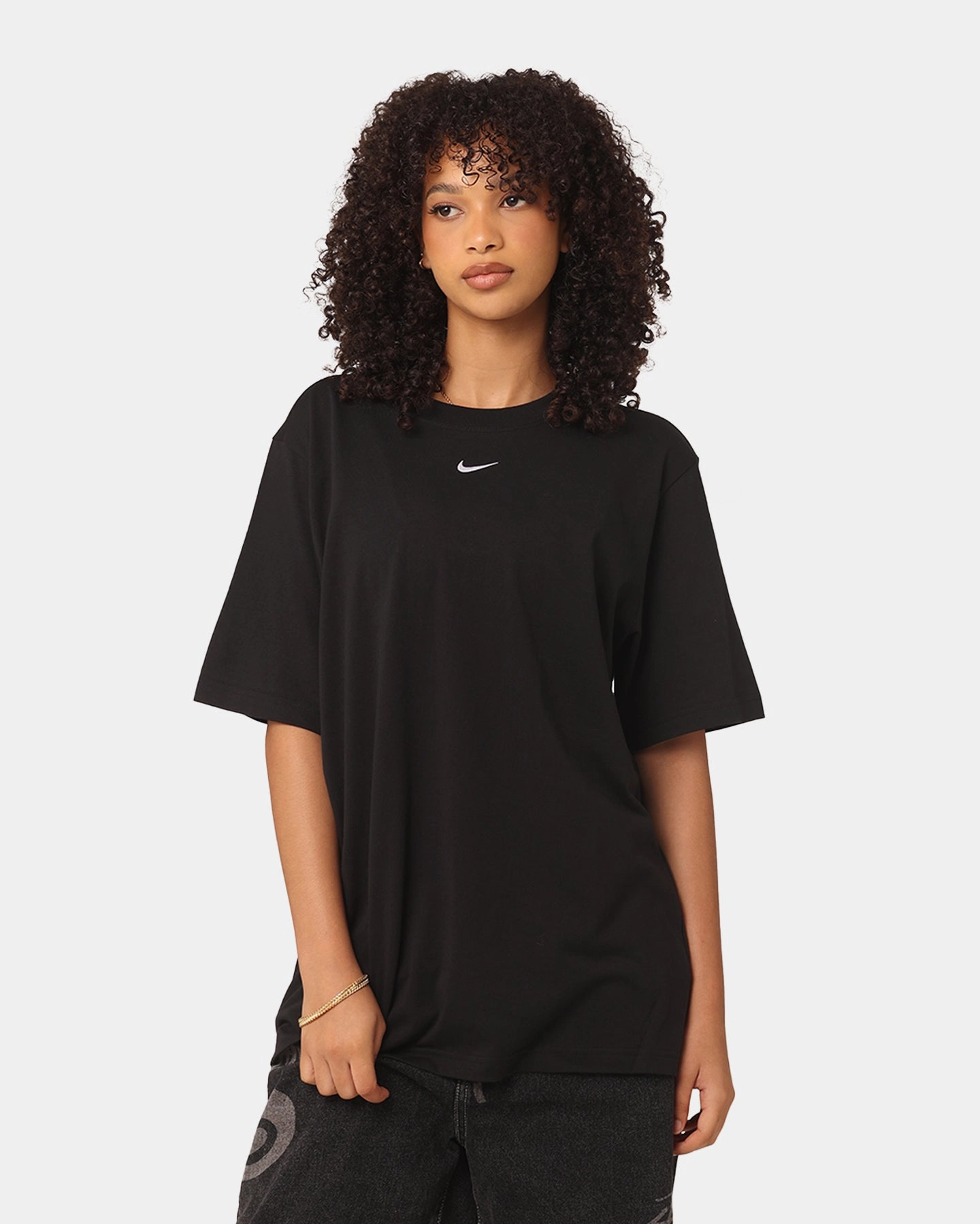 Flexible Ribbing Bound Edges Nike Women's Sportswear Essentials T-Shirt Black/White