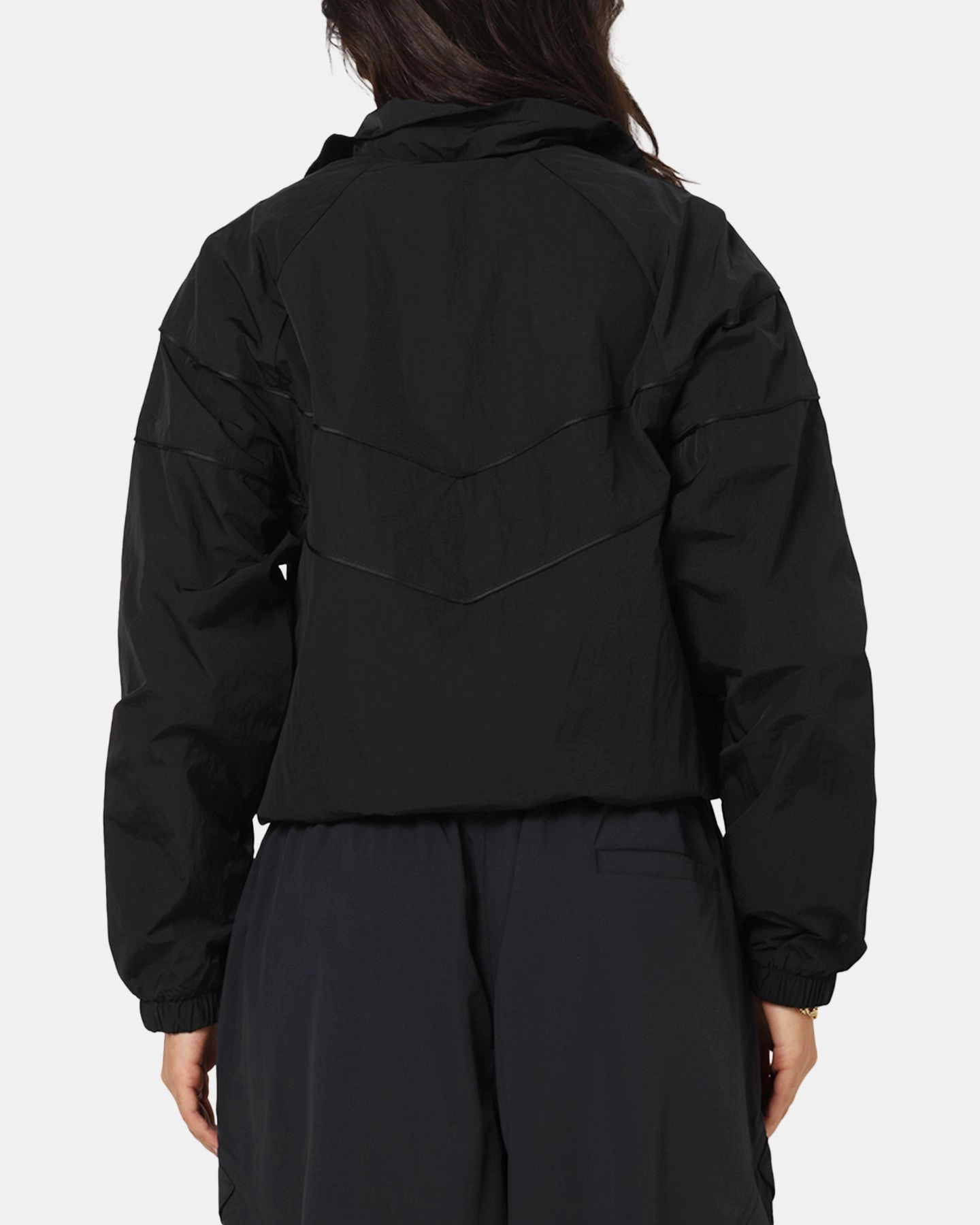 BoxySilhouette Nike Women's Sportswear Loose UV Woven Full-Zip Jacket Brown/Black