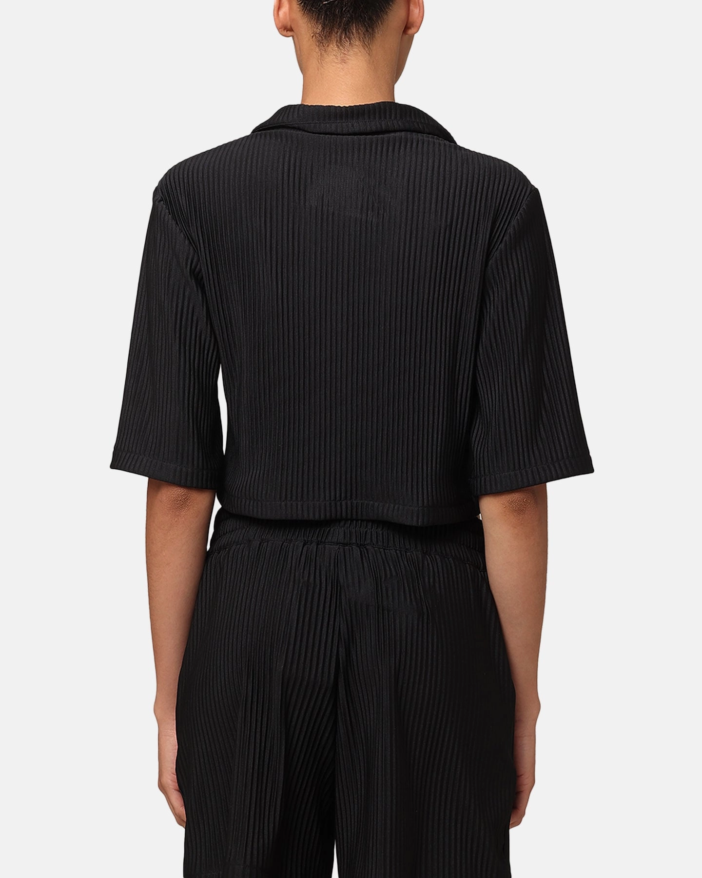 XXIII Women's Cropped Pleated Button Up Shirt Black Anti Pill Finish QuickPackFoldableDesign