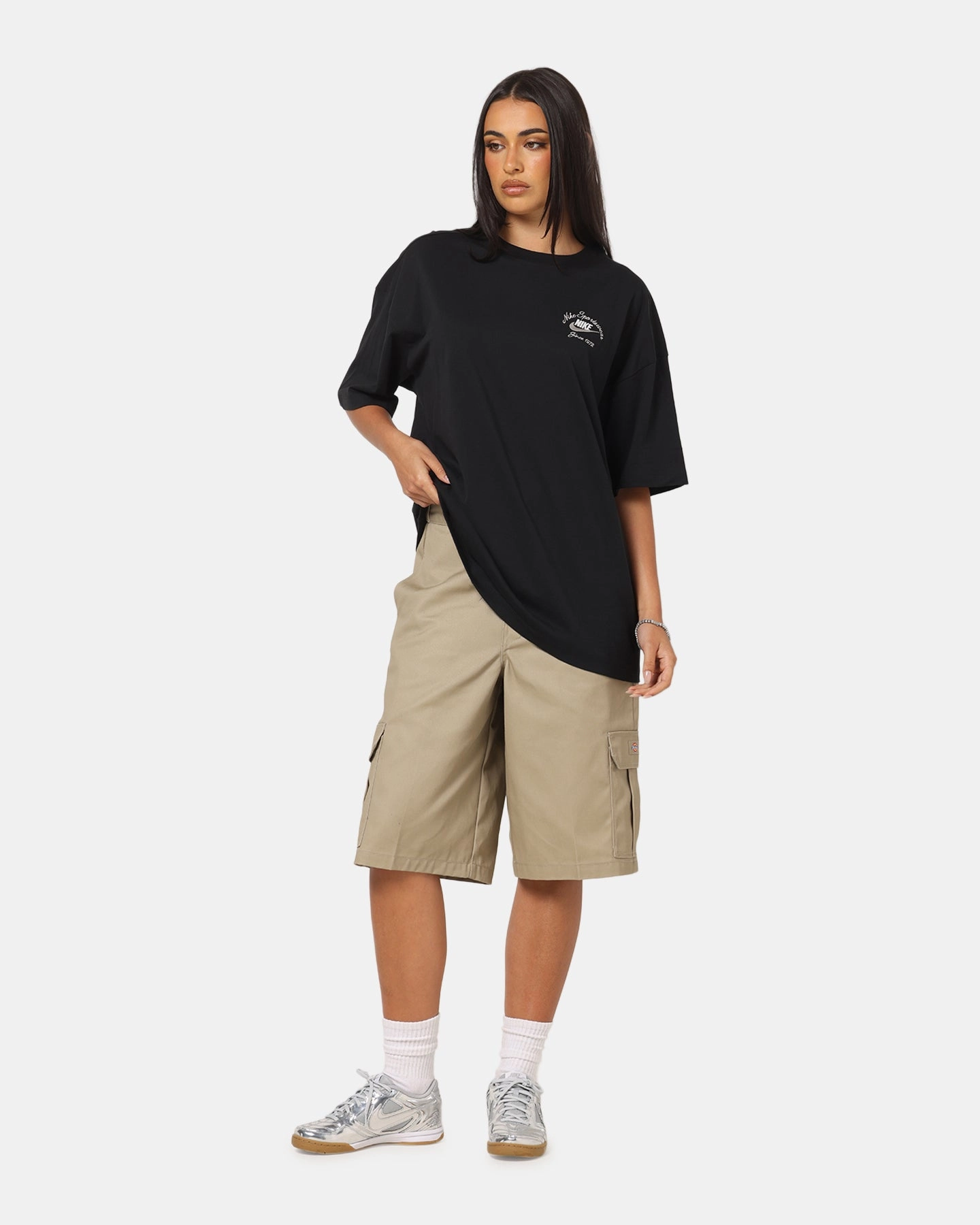 sporty wear Hidden Storage Pockets Nike Women's Sportswear Country Club Graphic Oversized T-Shirt Black