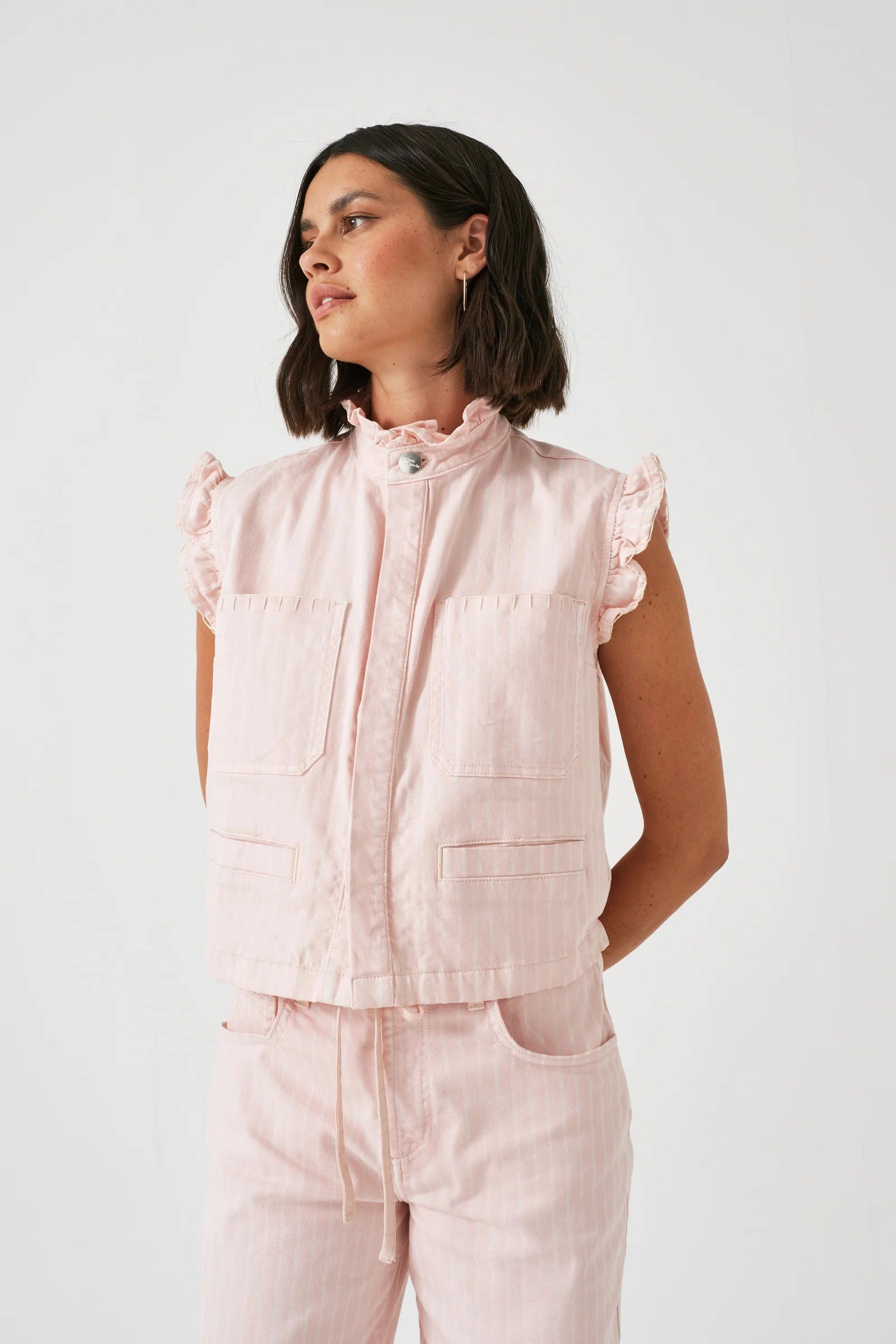 Pablo Vest in Pink Dawn Breathable Mesh Insert SeamlessKnitConstruction