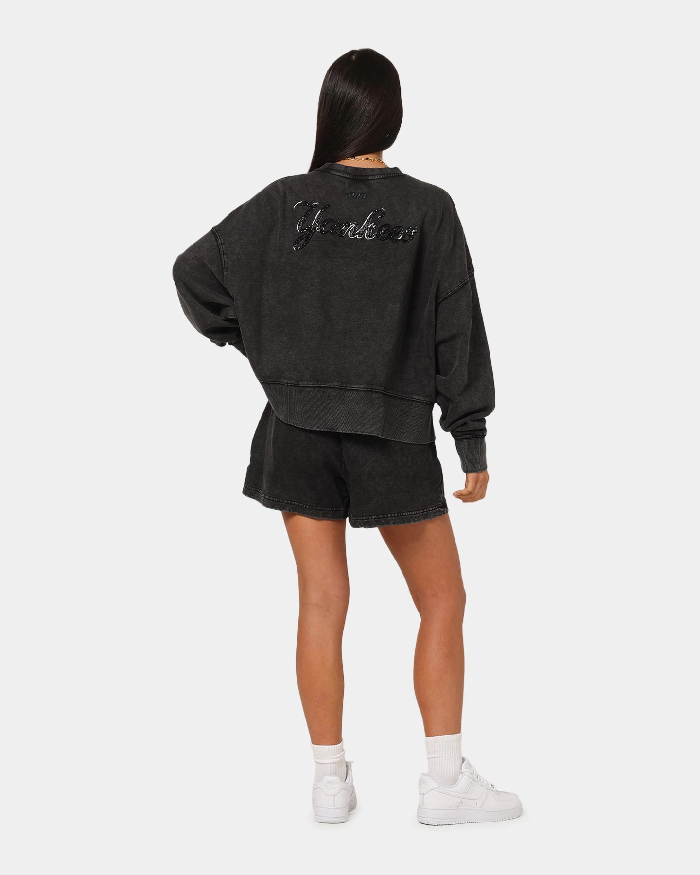 Pro Standard Women's New York Yankees Washed Crystaline Crewneck Washed Black Interlock Stitching Soft Blended Fabric