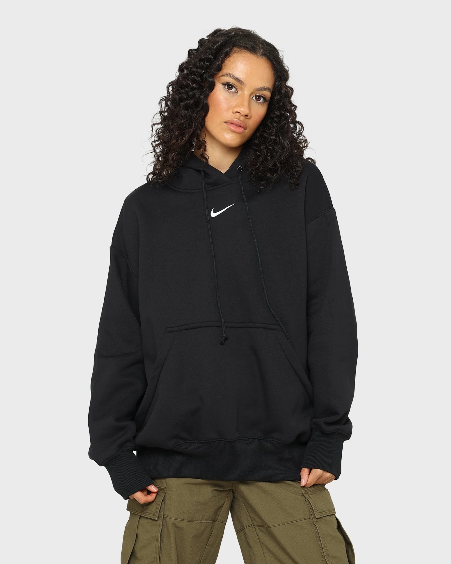 Contrast Stitch Detail Wrinkle resistant fabric Nike Women's Sportswear Phoenix Fleece Oversized Pullover Hoodie Black/Sail