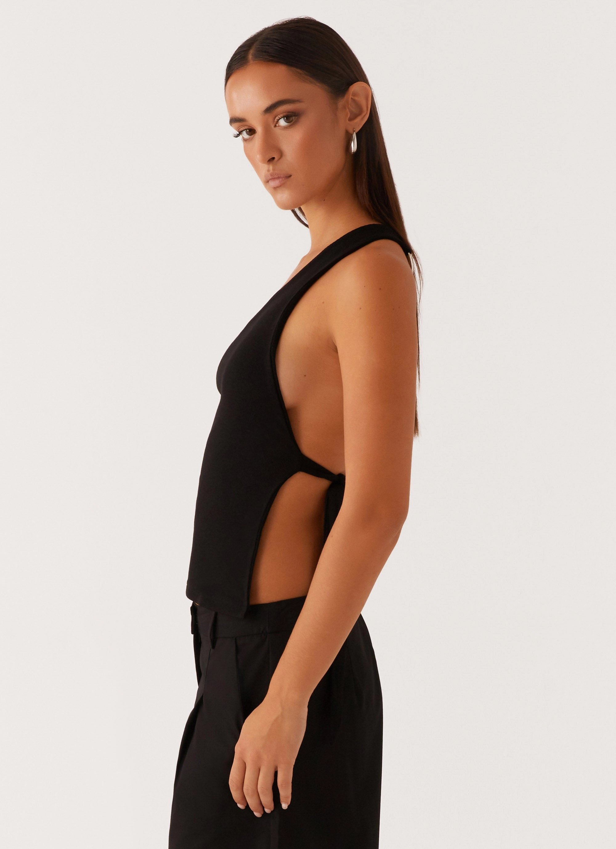Reinforced Hems Layered Collar System Safiya One Shoulder Top - Black