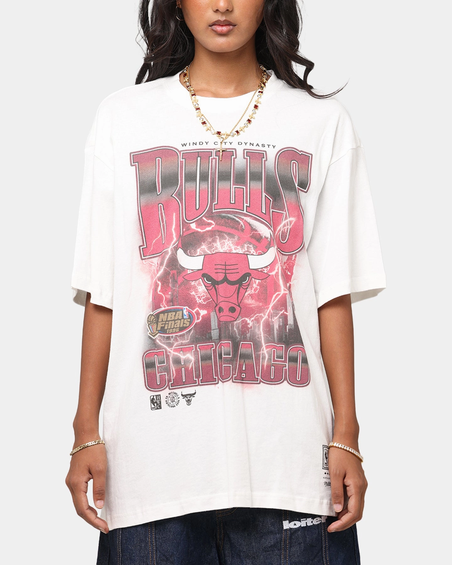 VentedBack Anti Pilling Finish Mitchell & Ness Chicago Bulls City Strike T-Shirt Vintage White