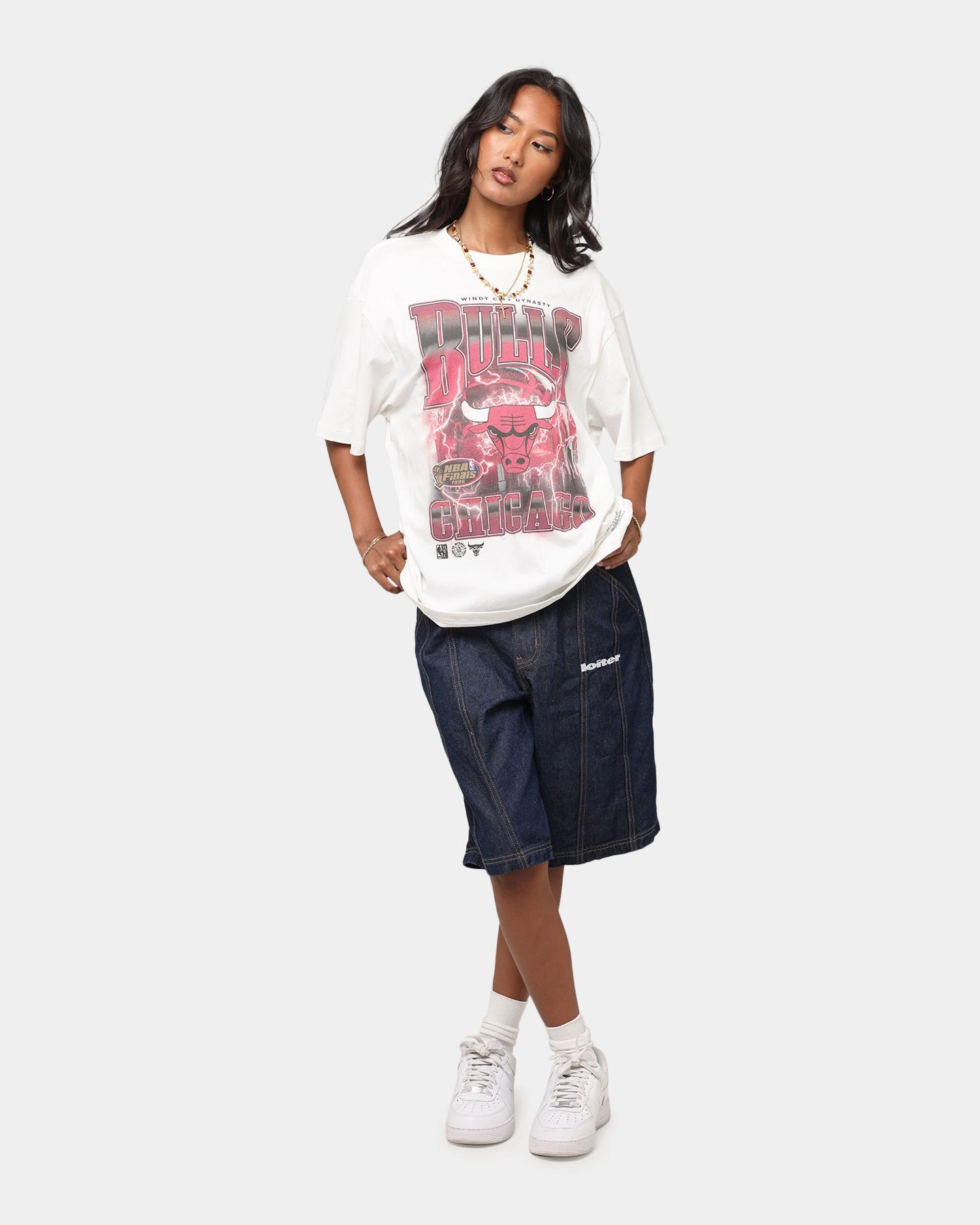 Mitchell & Ness Chicago Bulls City Strike T-Shirt Vintage White GarmentWashed Softness PortableOption