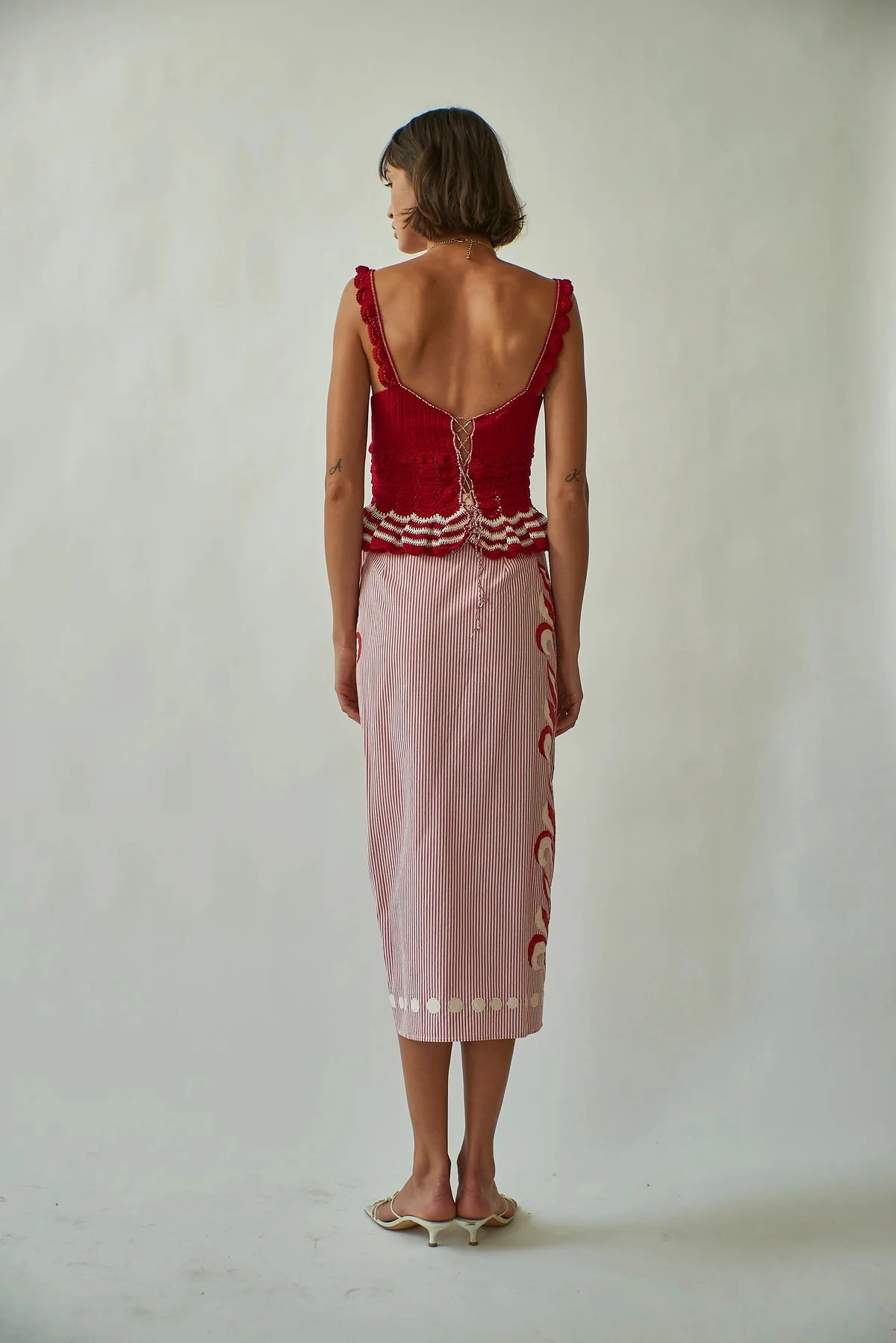 Bound Seam Edges Ribbed Trims Shell Crochet Tank Top