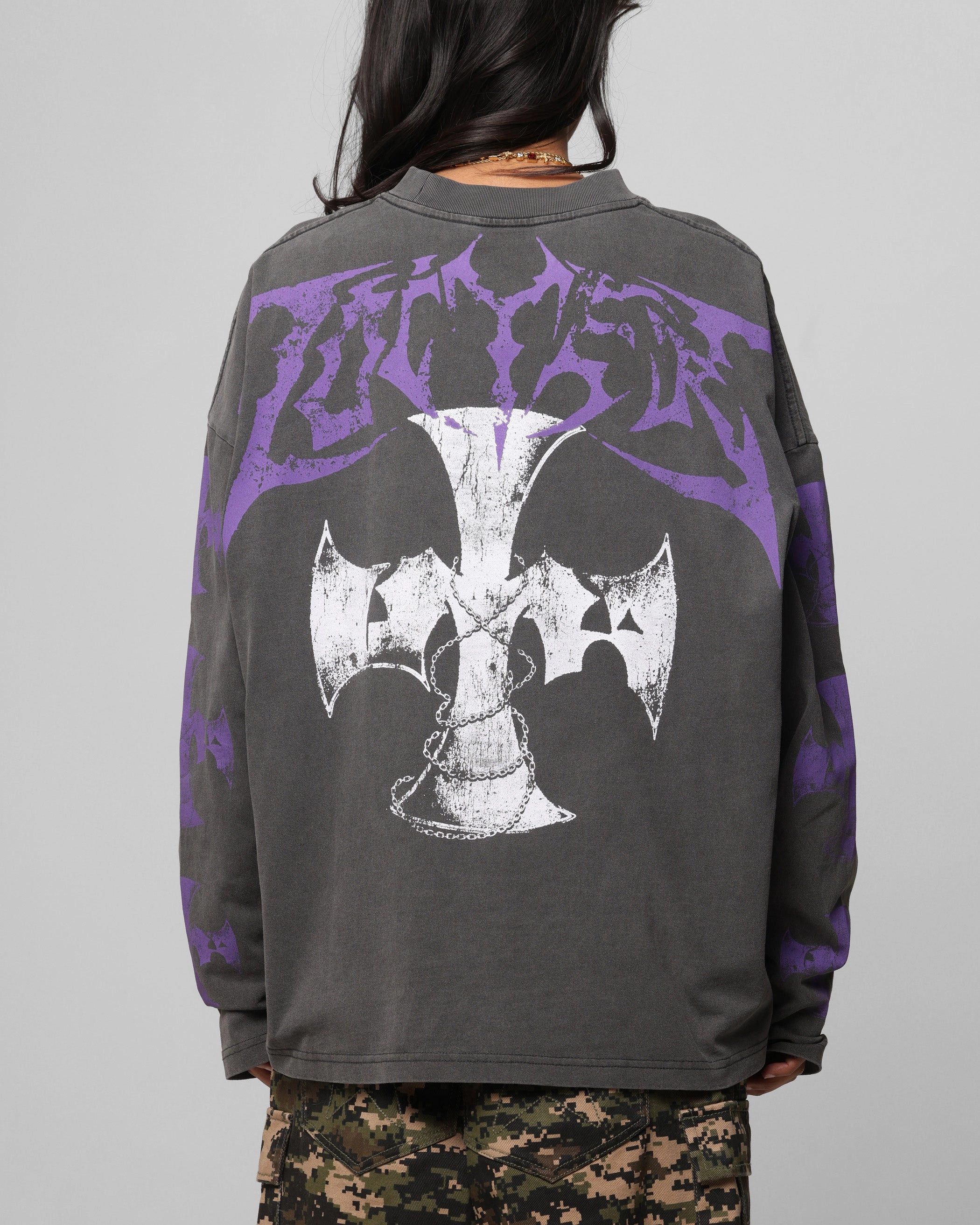 FrictionFreeNeckline Loiter Angel Number Long Sleeve T-Shirt Charcoal