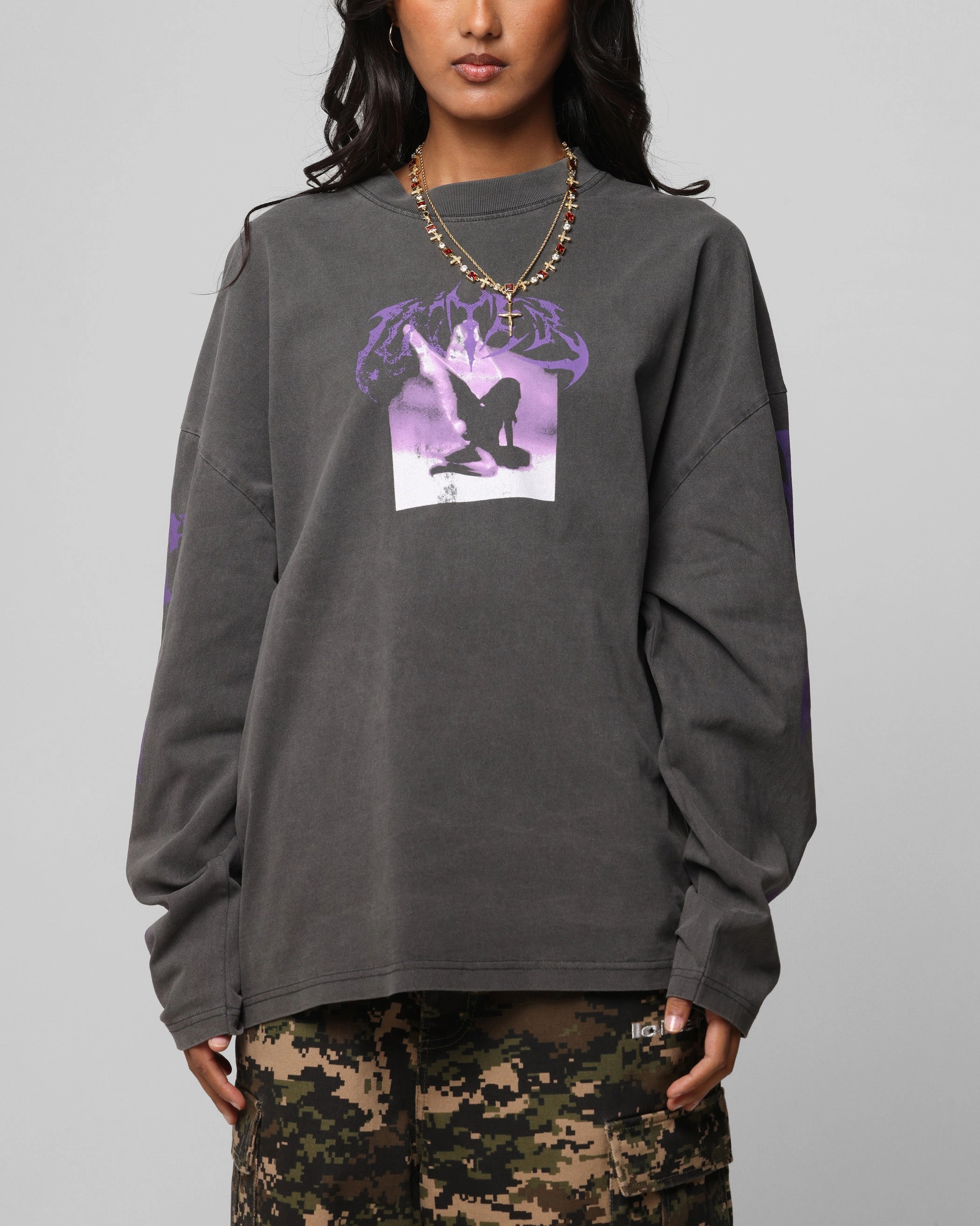 Basic Wardrobe Breathable Underarm Gussets Loiter Angel Number Long Sleeve T-Shirt Charcoal